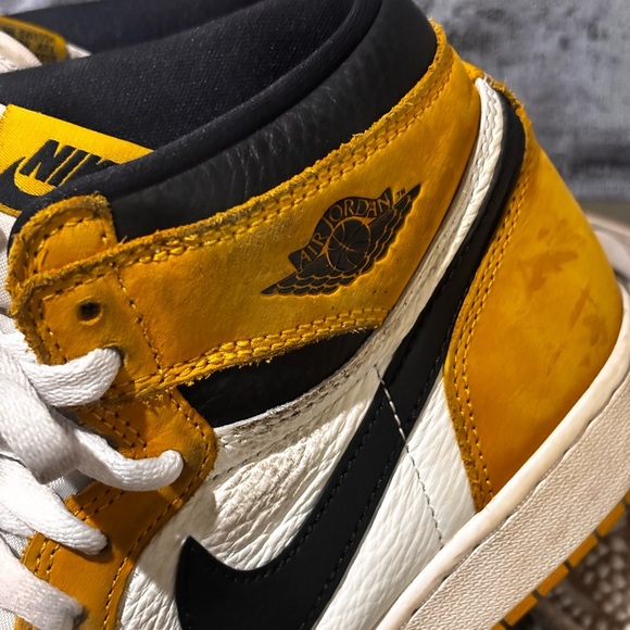Youth Air Jordan 1 Retro High OG 'Yellow Ochre' sneakers SZ 6.5 - Picture 10 of 15